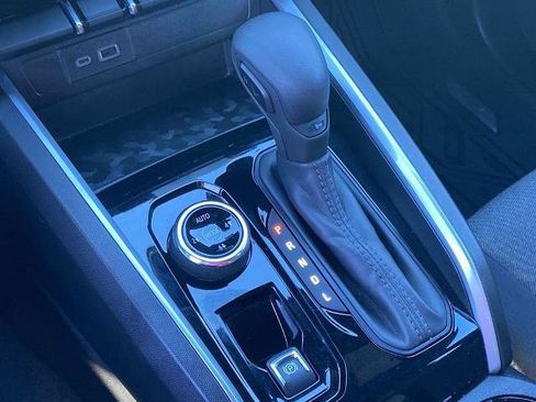 Used 2025 Chevrolet Colorado Trail Boss image 12