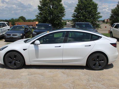 Used 2021 Tesla Model 3 Standard Range Plus RWD image 3
