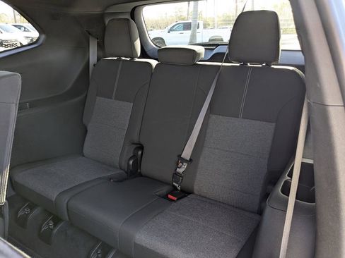 Used 2025 GMC Acadia Elevation image 16