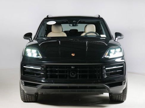 Certified 2026 Porsche Cayenne AWD/4WD image 6
