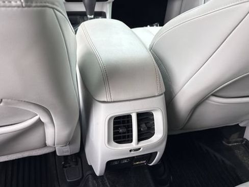 Used 2021 Jeep Cherokee Latitude Lux w/ Sun & Sound Group FWD image 21