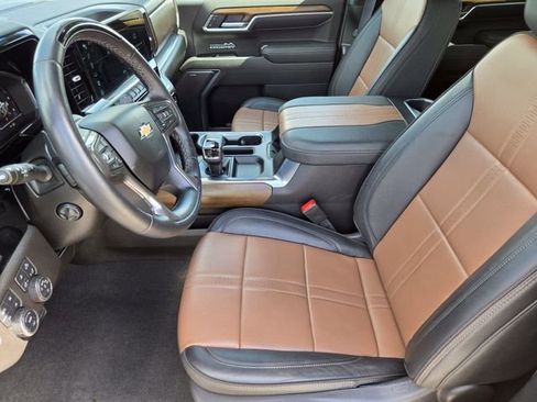 Used 2025 Chevrolet Silverado 1500 High Country AWD/4WD image 14