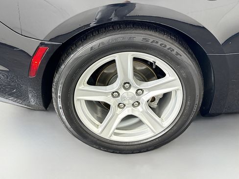Used 2019 Chevrolet Camaro LT image 31
