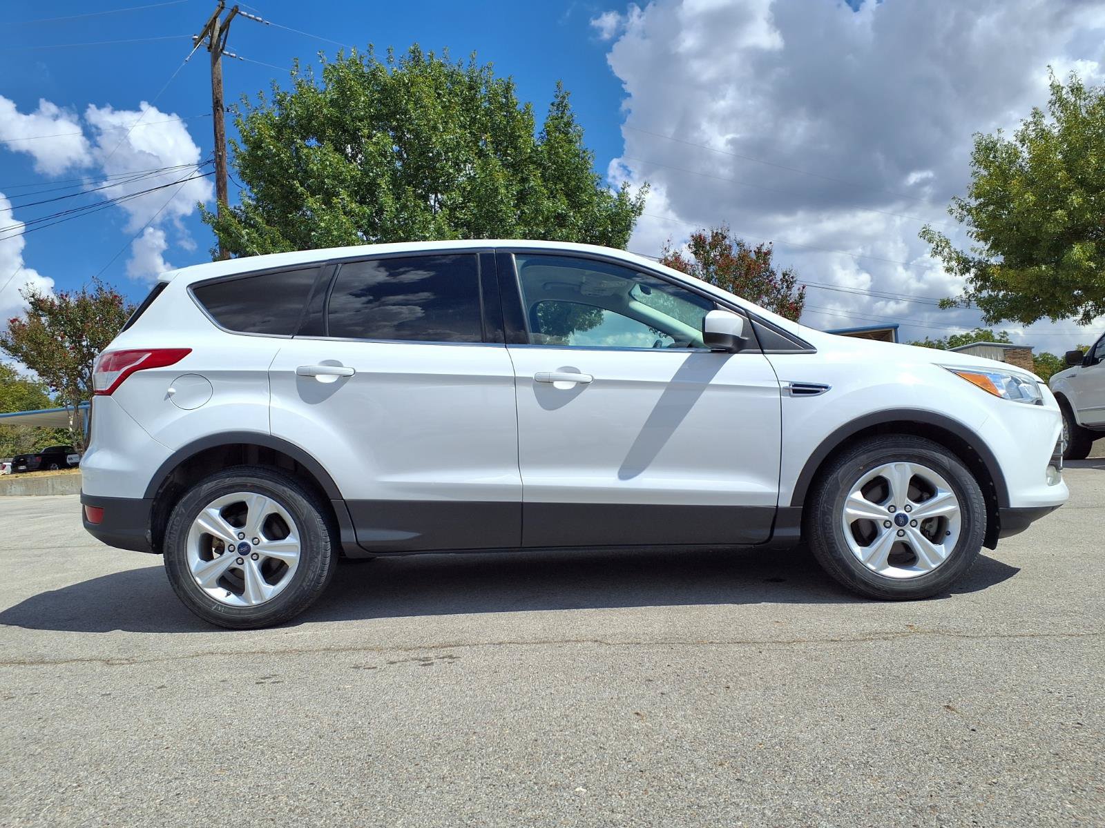 Used 2016 Ford Escape SE FWD image 4