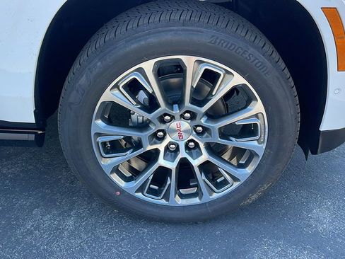New 2026 GMC Yukon XL Denali w/ Denali Reserve Package AWD/4WD image 9