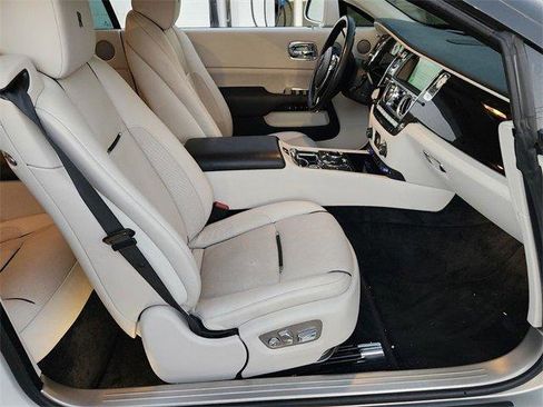 Used 2016 Rolls-Royce Wraith image 13