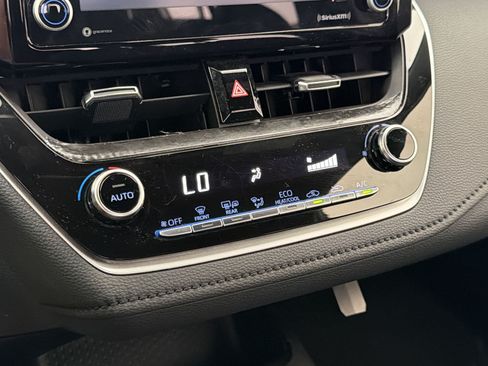 Used 2022 Toyota Corolla SE FWD image 28