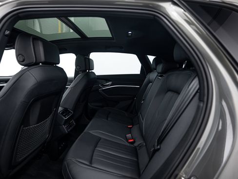 Certified 2024 Audi Q8 e-tron Premium Plus image 18