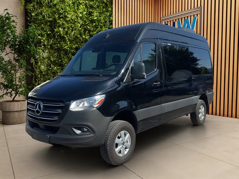 Used 2019 Mercedes-Benz Sprinter 2500 image 3