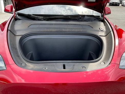 Used 2024 Tesla Model Y Long Range AWD/4WD image 28