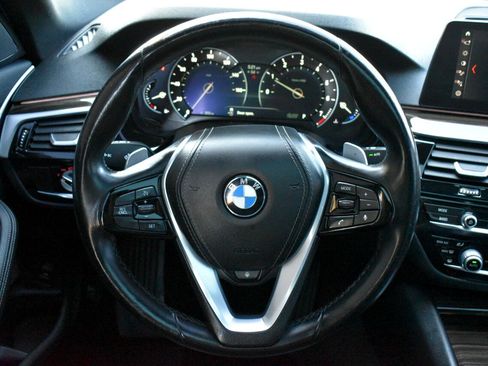 Used 2019 BMW 530i xDrive w/ Convenience Package image 14