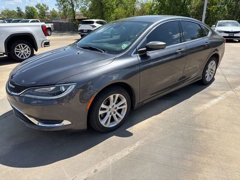 Used 2016 Chrysler 200 Limited w/ Convenience Group image 1