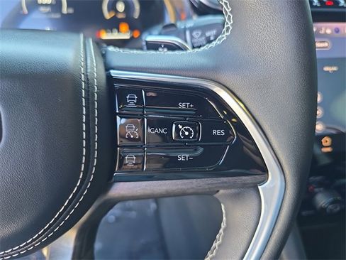 Used 2023 Jeep Grand Cherokee Overland w/ Trailer Tow Prep Group (B) image 26