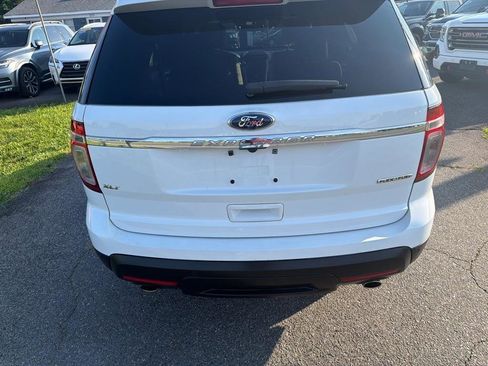 Used 2015 Ford Explorer XLT w/ Equipment Group 202B FWD image 9