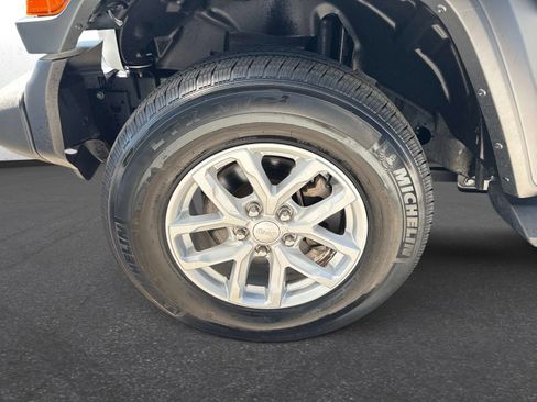 Used 2023 Jeep Wrangler Sport AWD/4WD image 10