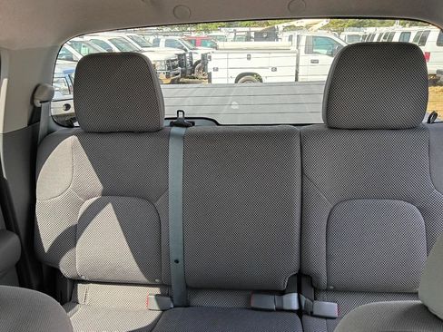 Used 2012 Nissan Frontier SV image 23