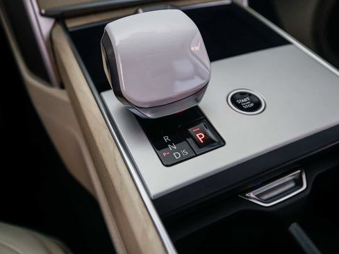 New 2026 Land Rover Range Rover SV AWD/4WD image 25