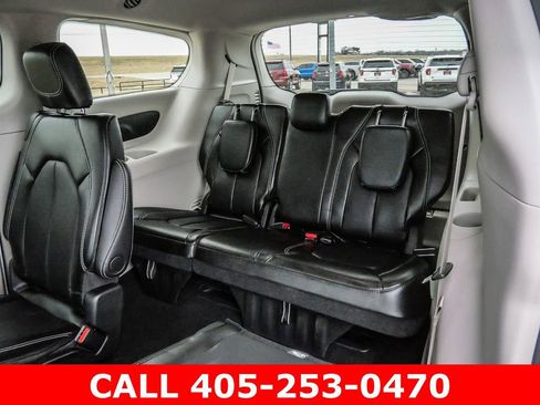 Used 2024 Chrysler Pacifica Touring-L AWD/4WD image 20