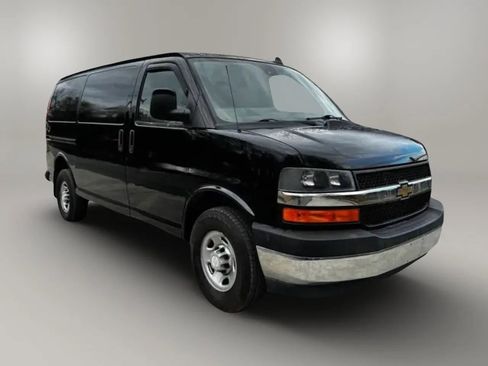 Used 2019 Chevrolet Express 2500 w/ Driver Convenience Package RWD image 6