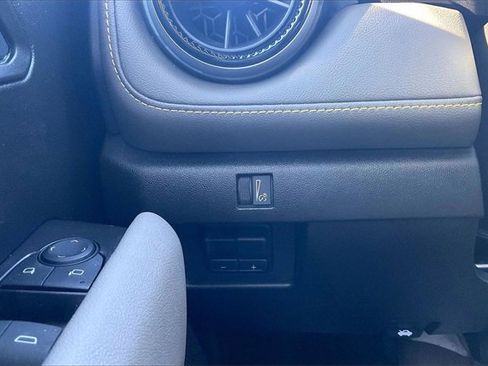 Used 2024 Chevrolet Colorado ZR2 w/ ZR2 Convenience Package III image 33