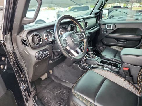 Used 2020 Jeep Wrangler Unlimited Sahara image 10