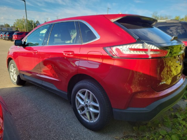 Certified 2024 Ford Edge SEL w/ Convenience Package AWD/4WD image 4