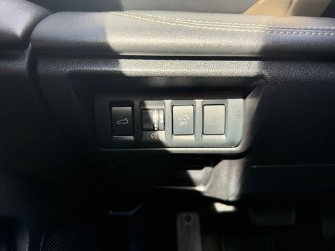 Certified 2025 Subaru Outback Limited image 36