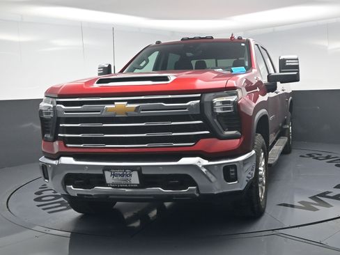 Used 2025 Chevrolet Silverado 2500 LTZ w/ LTZ Premium Package image 11