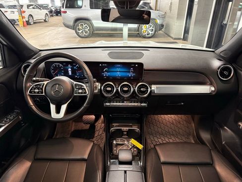 Used 2021 Mercedes-Benz GLB 250 4MATIC image 20