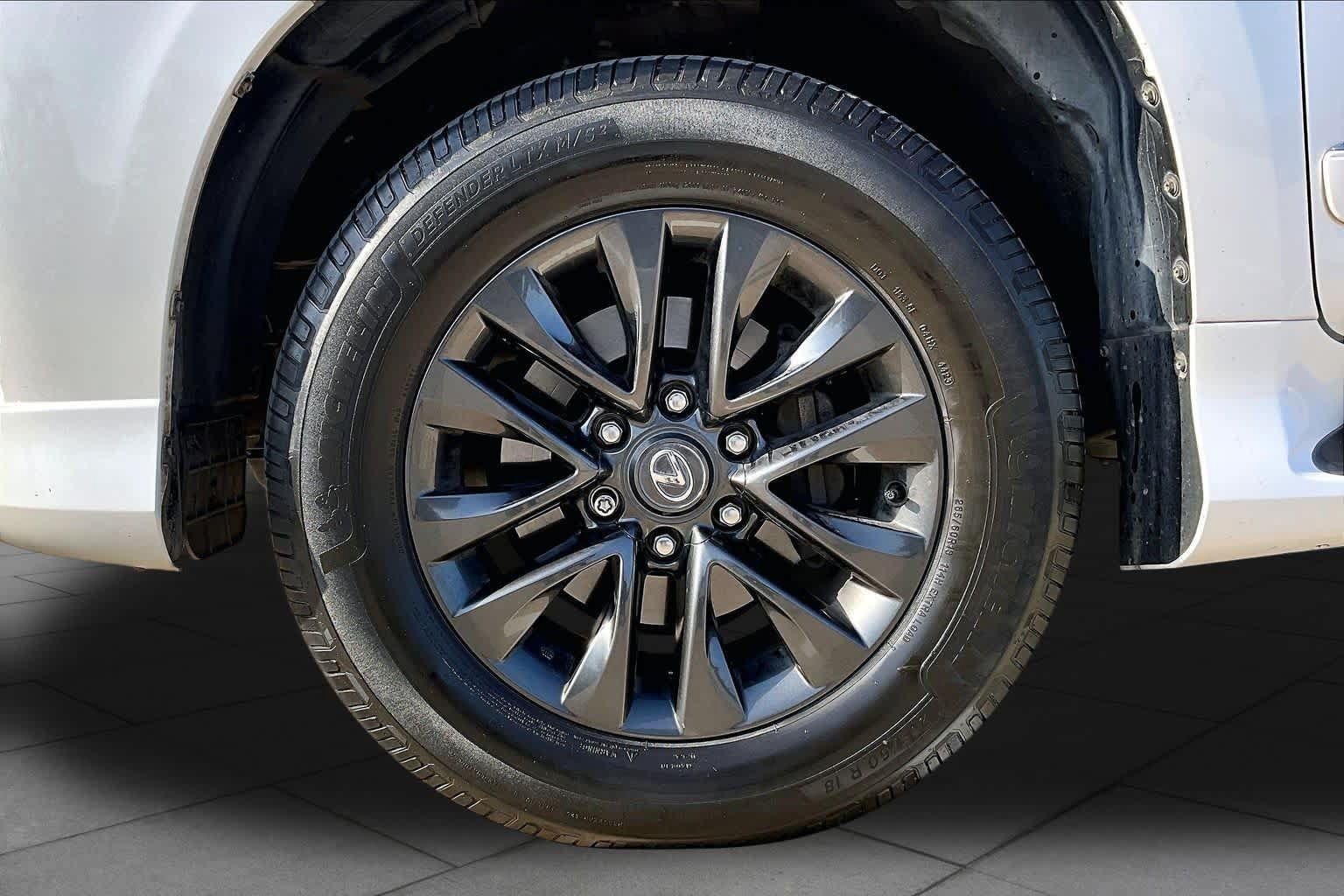 Used 2017 Lexus GX 460 Premium AWD/4WD image 11