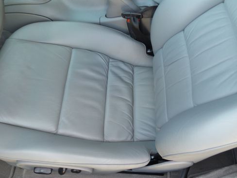 Used 2005 Porsche 911 Cabriolet image 32