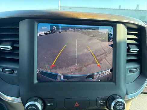 Used 2022 RAM 1500 Laramie AWD/4WD image 23