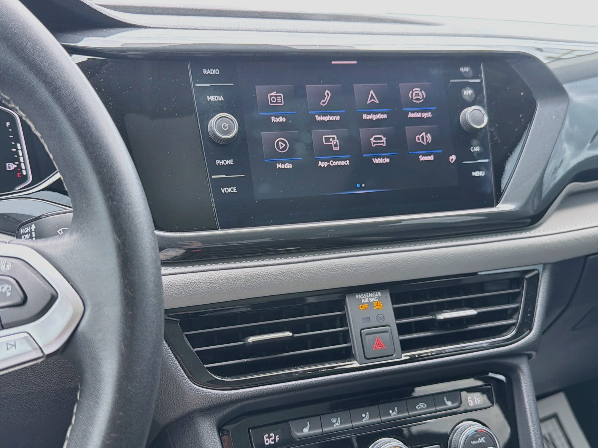 Used 2022 Volkswagen Taos SEL w/ Panoramic Sunroof Package FWD image 27
