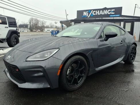 Used 2022 Toyota GR86 Coupe 2D w/ ALL Weather Mat Package (TMS) image 7