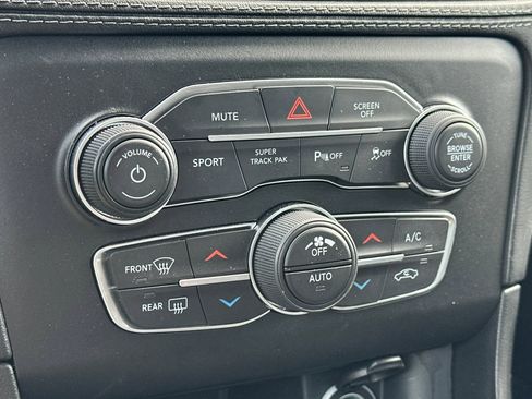 Used 2023 Dodge Charger R/T w/ Plus Group image 19