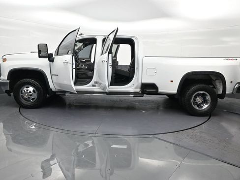 Used 2024 Chevrolet Silverado 3500 LT w/ Convenience Package AWD/4WD image 33