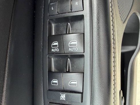 Used 2017 Jeep Grand Cherokee Limited image 28