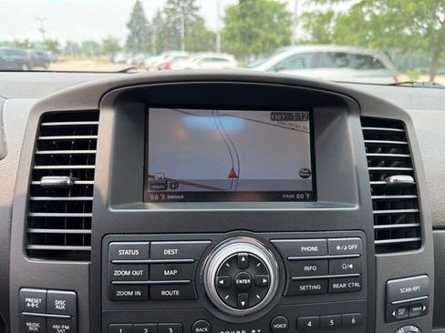 Used 2010 Nissan Pathfinder LE w/ Navigation Pkg AWD/4WD image 18