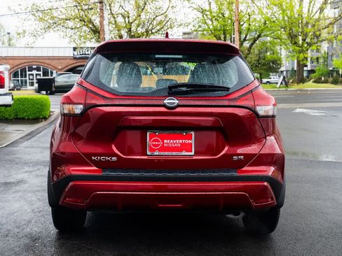 Used 2024 Nissan Kicks SR w/ SR Premium Package FWD image 5
