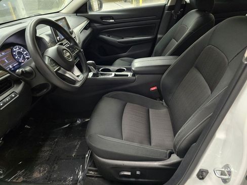 Used 2024 Nissan Altima 2.5 SV FWD image 16