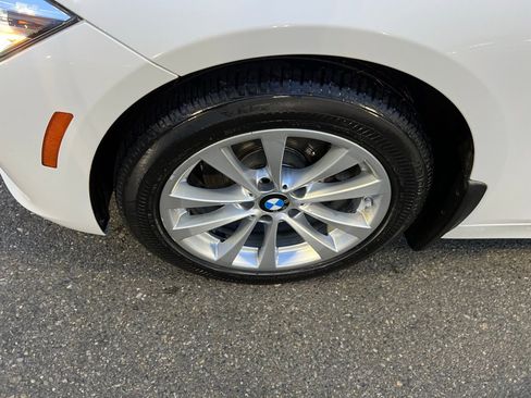 Used 2017 BMW 320i Sedan image 9