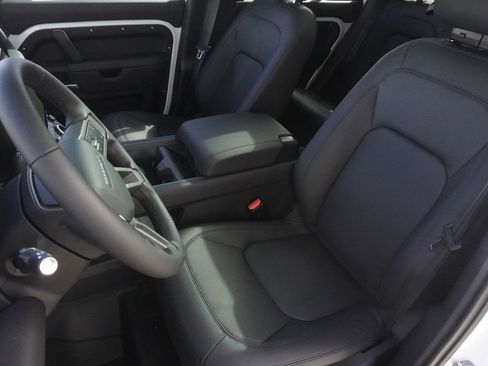 New 2026 Land Rover Defender 110 X-Dynamic SE image 20