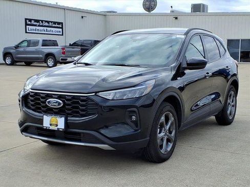 Used 2025 Ford Escape ST-Line Select image 2