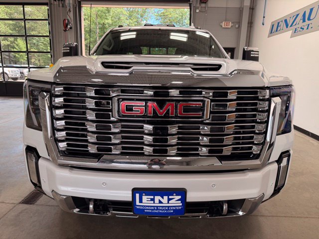 Used 2025 GMC Sierra 3500 Denali w/ Denali Reserve Package AWD/4WD image 3
