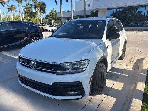 Used 2020 Volkswagen Tiguan SE R-Line FWD image 4