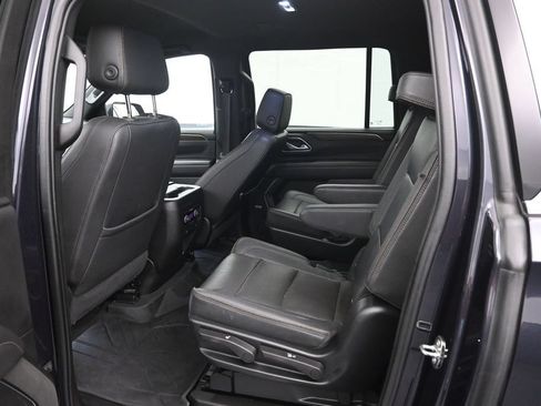 Used 2022 Chevrolet Suburban High Country AWD/4WD image 10