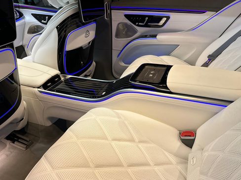 New 2025 Mercedes-Benz Maybach EQS 680 4MATIC image 21