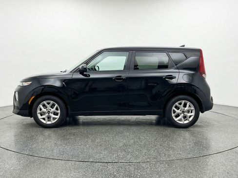 Used 2025 Kia Soul LX w/ LX Technology Package FWD image 5