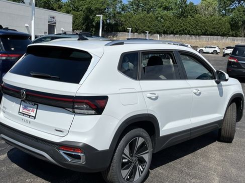 New 2026 Volkswagen Taos SE AWD/4WD image 7