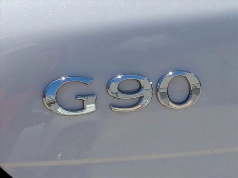 Used 2017 Genesis G90 3.3T Premium RWD image 17